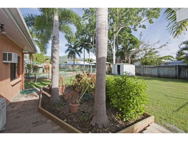 6 Finette Court, Rasmussen QLD 4815