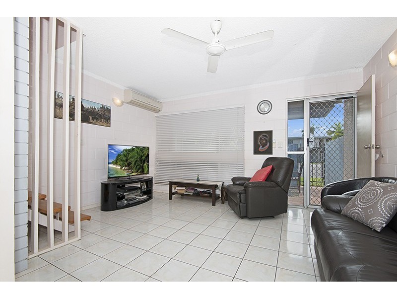 2/22 Stuart Street, North Ward QLD 4810