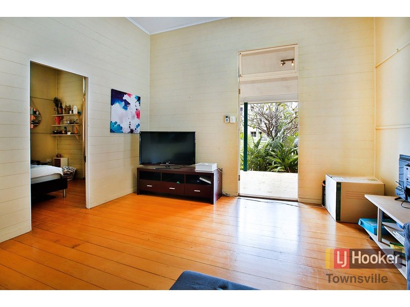24 Morehead Street, South Townsville QLD 4810