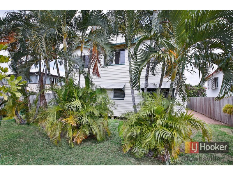 9 Tully Street, South Townsville QLD 4810