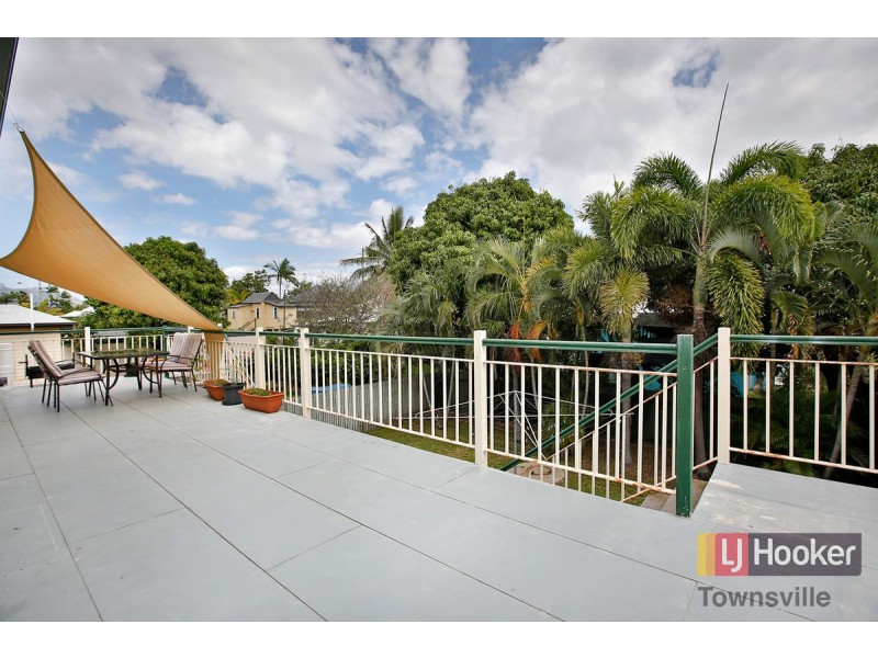 9 Tully Street, South Townsville QLD 4810