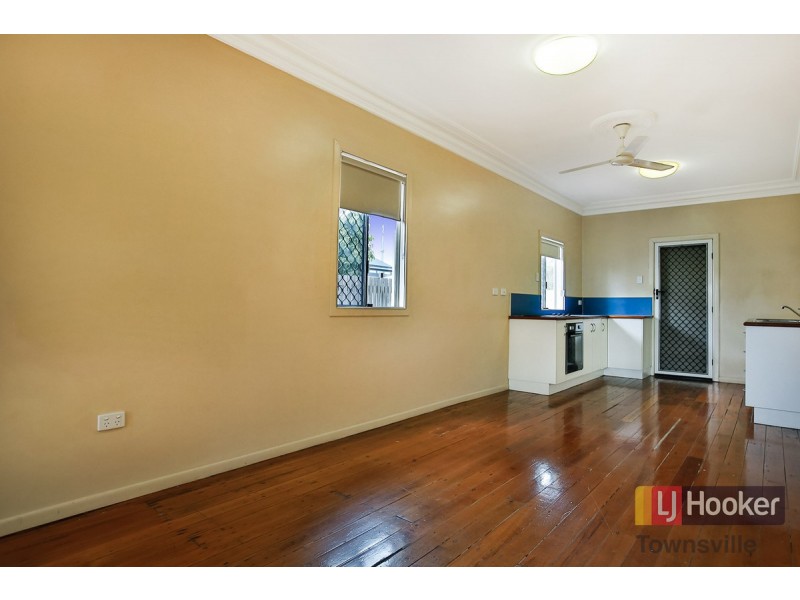 9 Tully Street, South Townsville QLD 4810