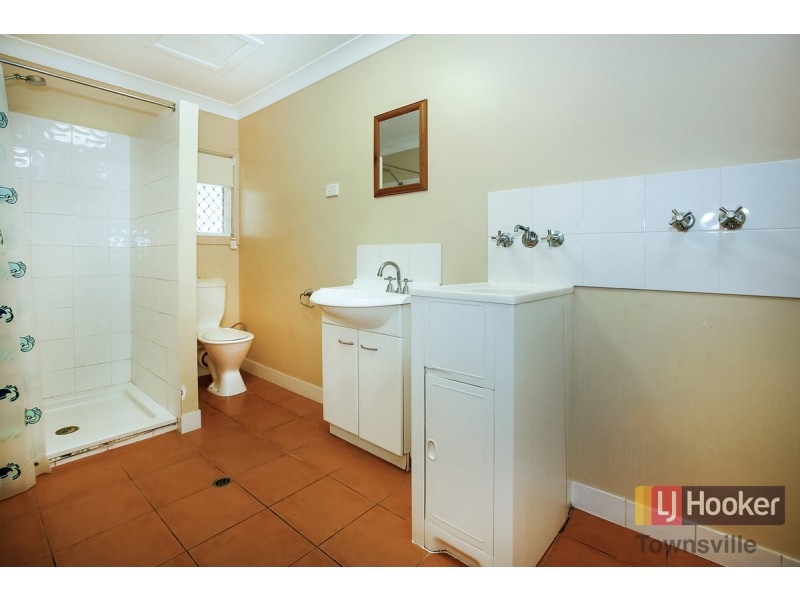 9 Tully Street, South Townsville QLD 4810