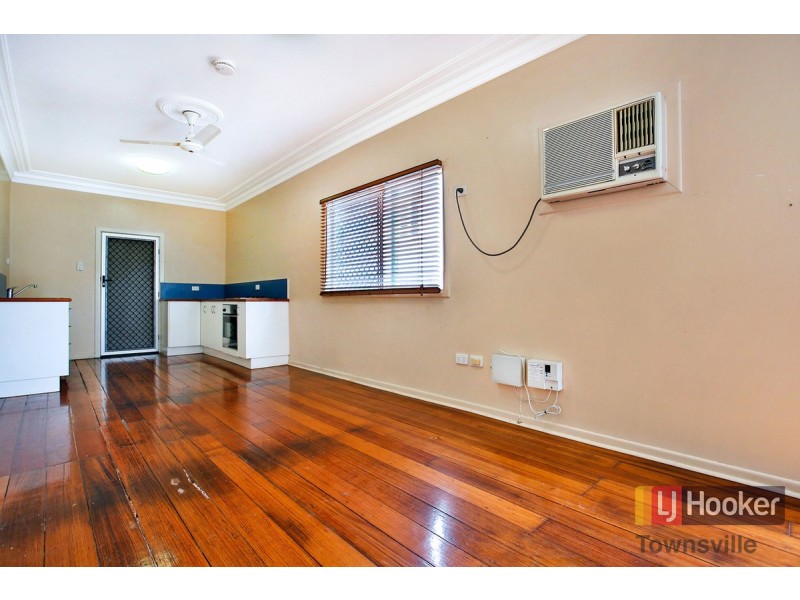 9 Tully Street, South Townsville QLD 4810