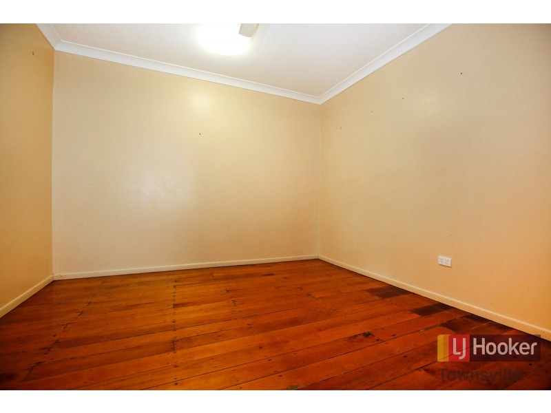 9 Tully Street, South Townsville QLD 4810