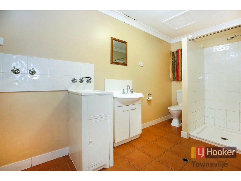 9 Tully Street, South Townsville QLD 4810