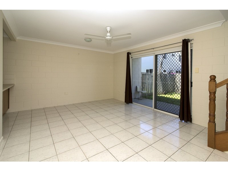2/7 Palmerston Street, Pimlico QLD 4812