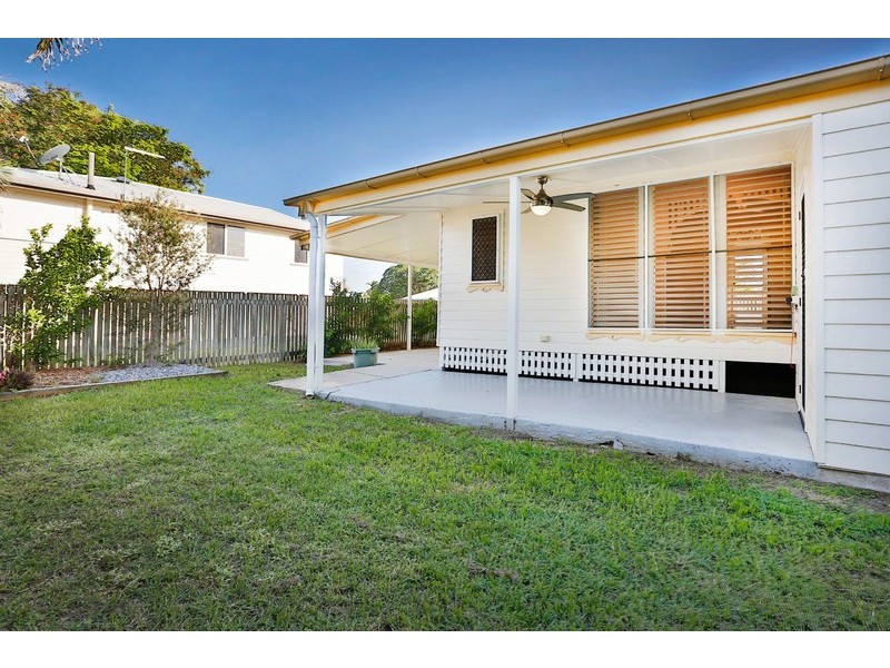 33 Nix Street, West End QLD 4810