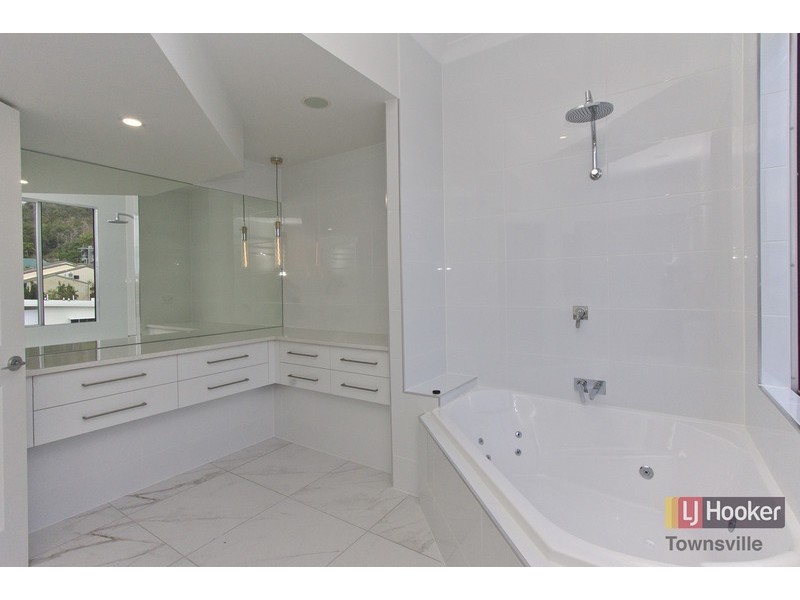 3/320 Stanley Street, North Ward QLD 4810