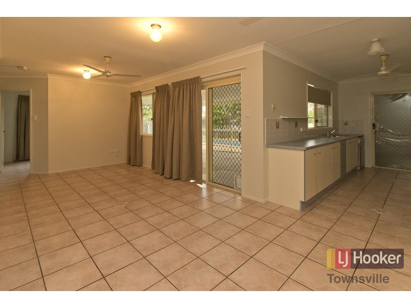 8 Conferta Court, Kirwan QLD 4817