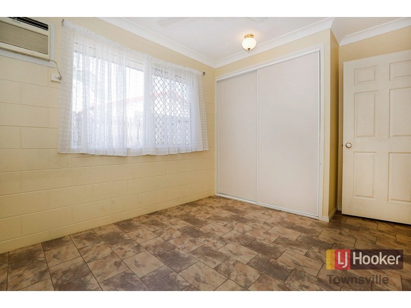 37 Barnett Street, Mount Louisa QLD 4814