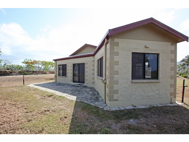 99 Aitape Street, Roseneath QLD 4811