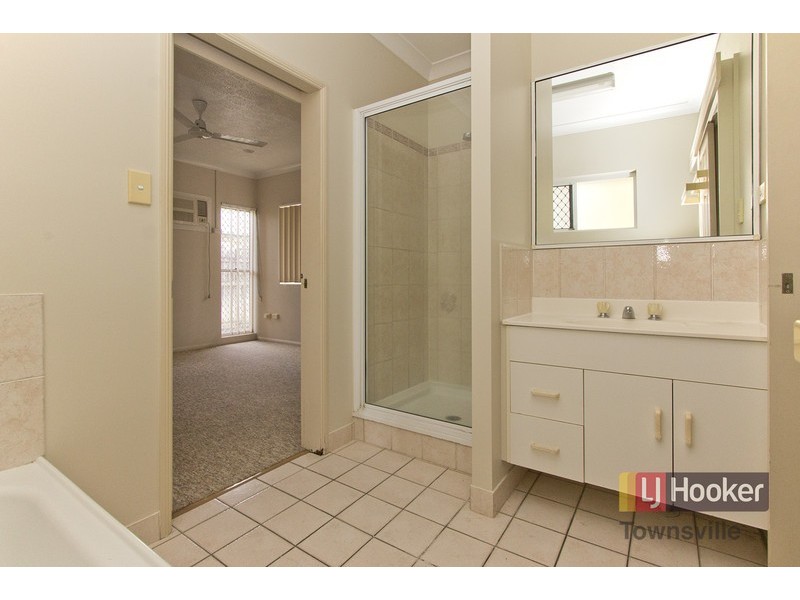 1 Koala Court, Kelso QLD 4815