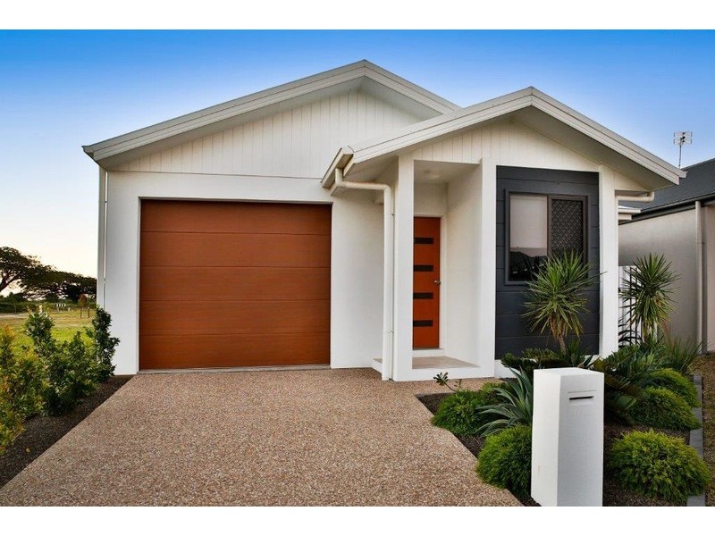 11 Lawrie Avenue, Oonoonba QLD 4811