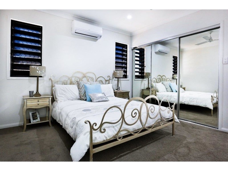 11 Lawrie Avenue, Oonoonba QLD 4811