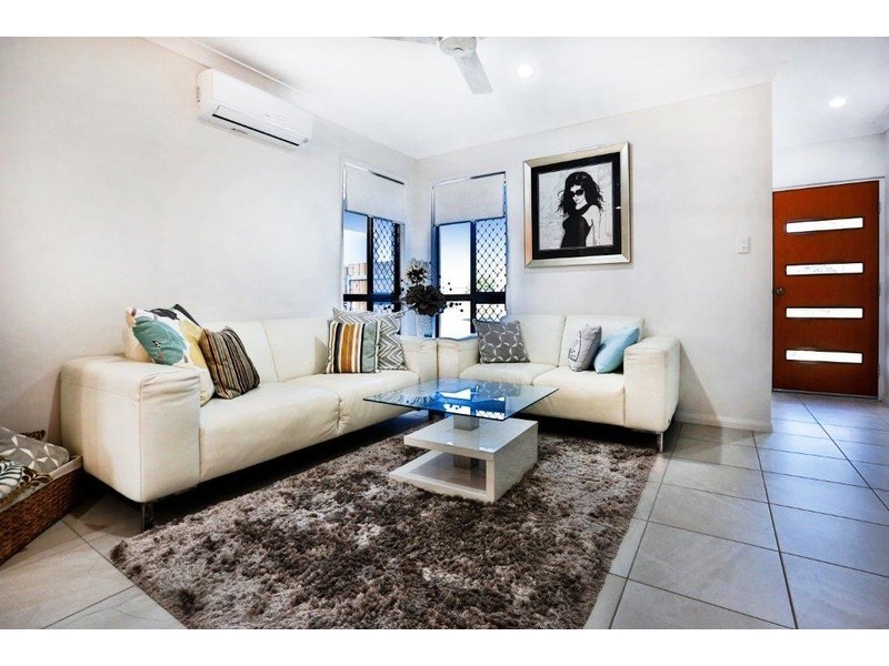 11 Lawrie Avenue, Oonoonba QLD 4811