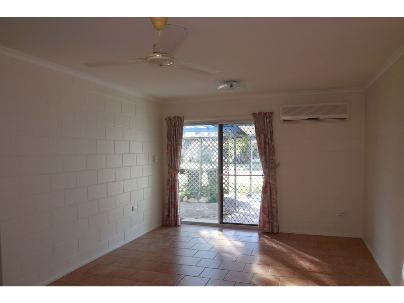 2/9 Hall Street, Kirwan QLD 4817