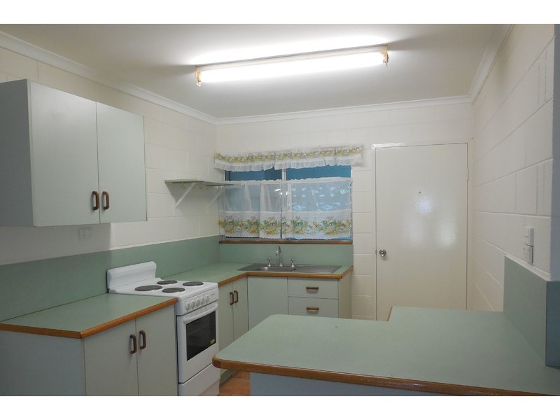 2/9 Hall Street, Kirwan QLD 4817