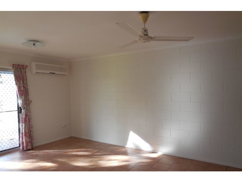 2/9 Hall Street, Kirwan QLD 4817