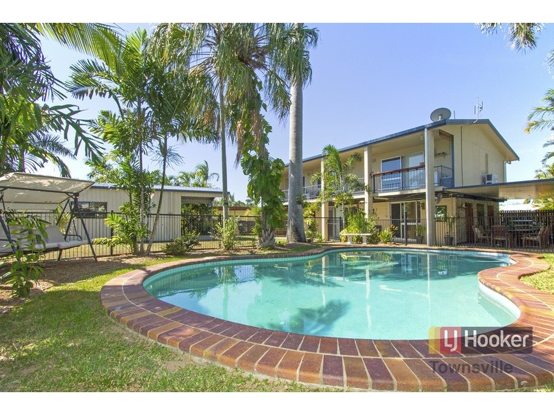 21 Rossato Crescent, Rasmussen QLD 4815