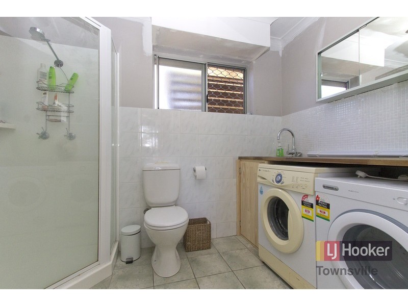 21 Rossato Crescent, Rasmussen QLD 4815