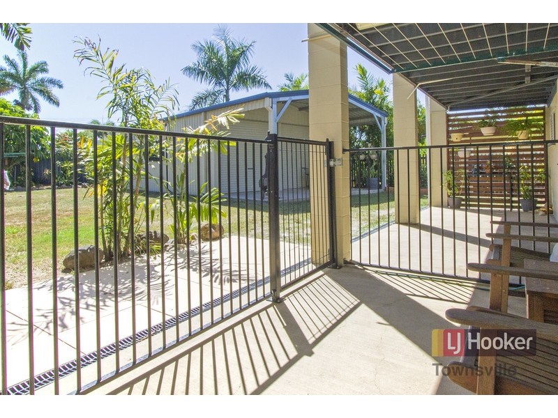 21 Rossato Crescent, Rasmussen QLD 4815