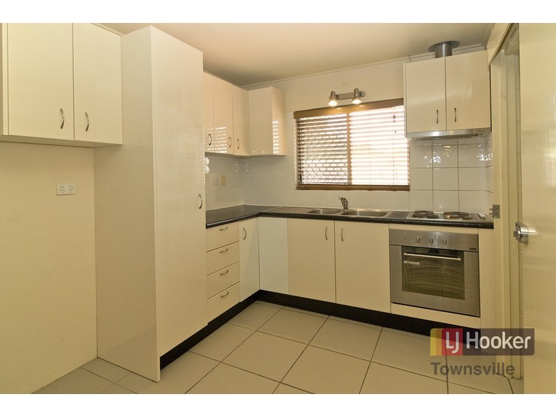 1/2 Illuta Street, Rasmussen QLD 4815