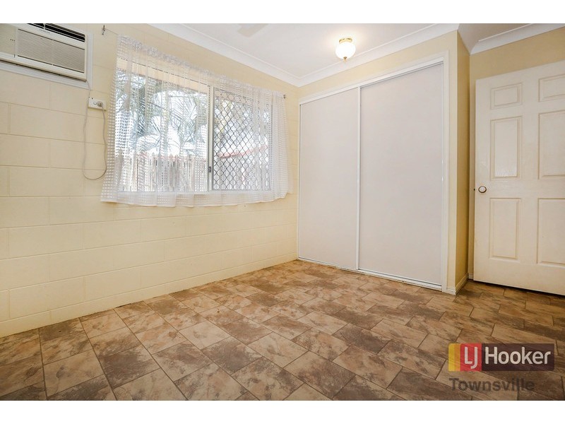 37 Barnett Street, Mount Louisa QLD 4814