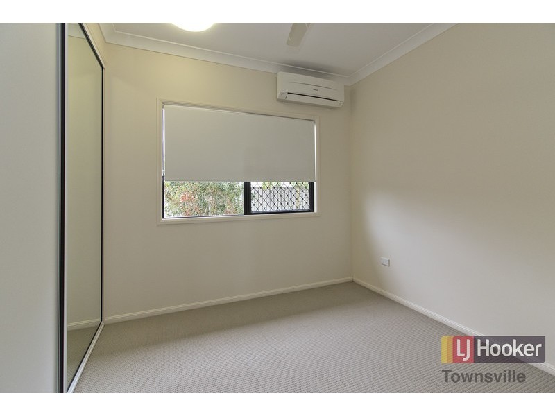 2 Rattray Street, Bushland Beach QLD 4818