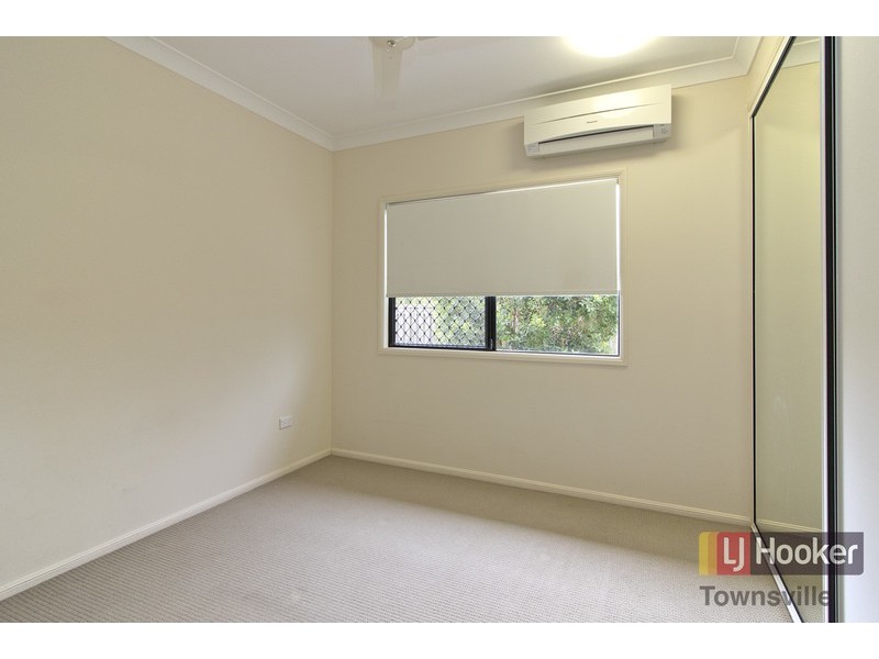 2 Rattray Street, Bushland Beach QLD 4818