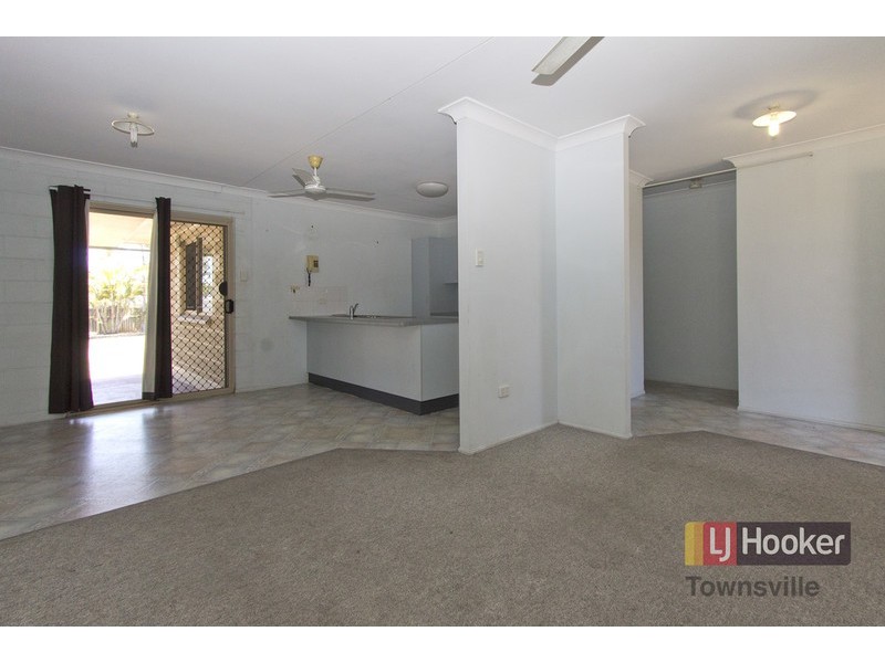 12 Black Braes Court, Mount Louisa QLD 4814