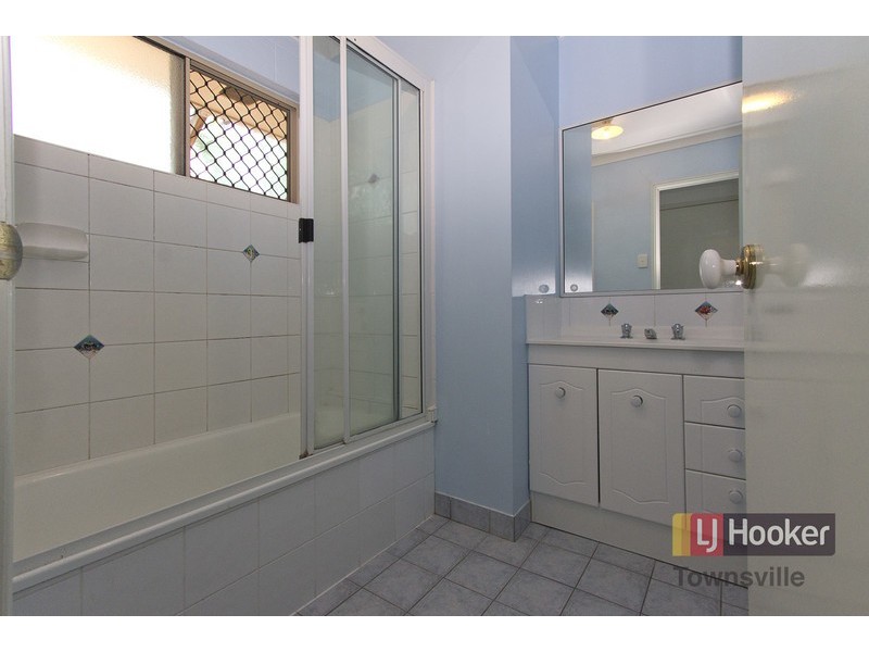 12 Black Braes Court, Mount Louisa QLD 4814