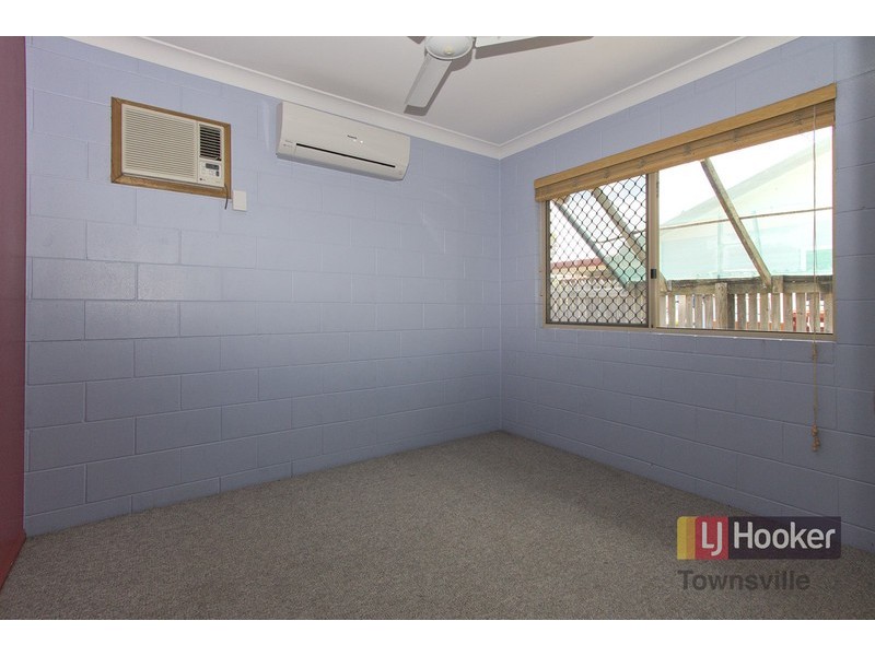 12 Black Braes Court, Mount Louisa QLD 4814