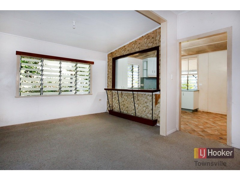 12 Palmerston Street, Pimlico QLD 4812