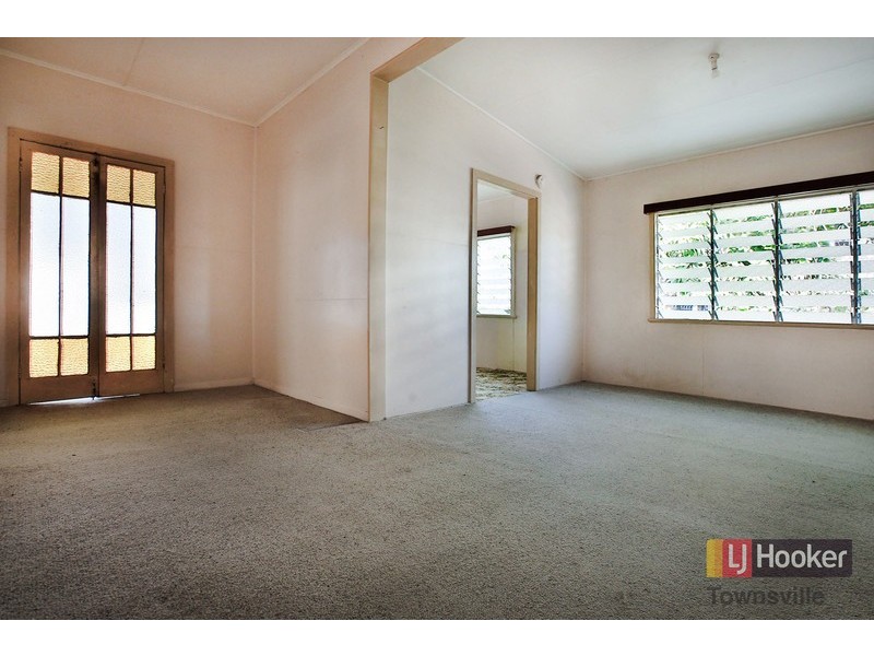 12 Palmerston Street, Pimlico QLD 4812