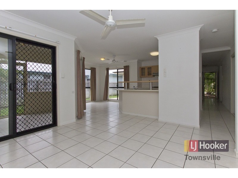 8 Concord Crescent, Kirwan QLD 4817
