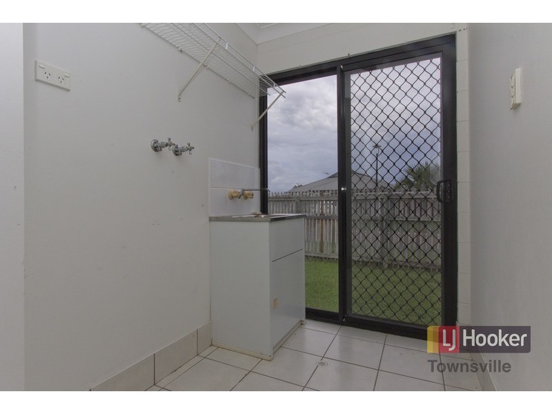 8 Concord Crescent, Kirwan QLD 4817
