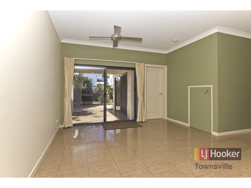 75 Shutehaven Circuit, Bushland Beach QLD 4818