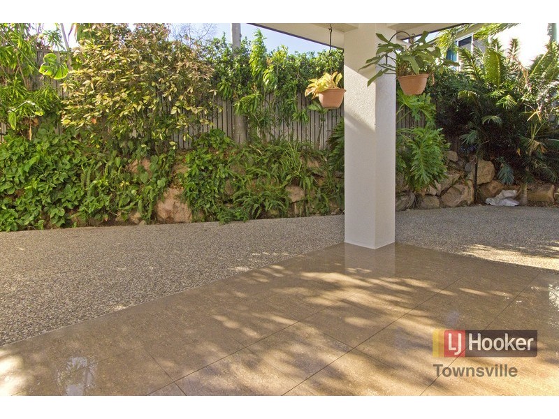 75 Shutehaven Circuit, Bushland Beach QLD 4818