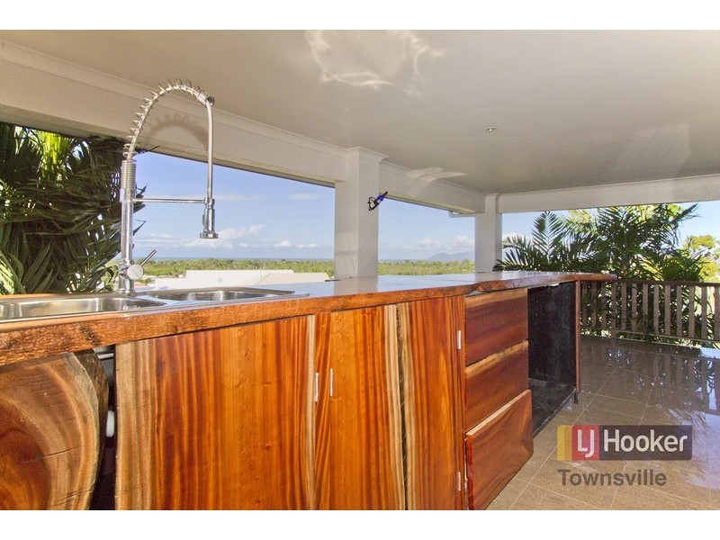 75 Shutehaven Circuit, Bushland Beach QLD 4818