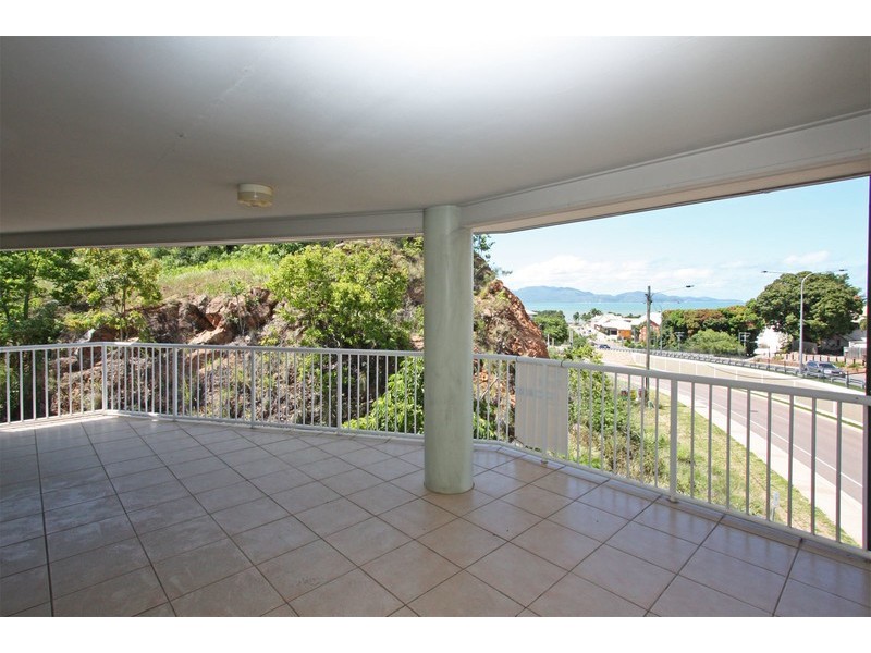 4/2 Oxley Street, Townsville City QLD 4810