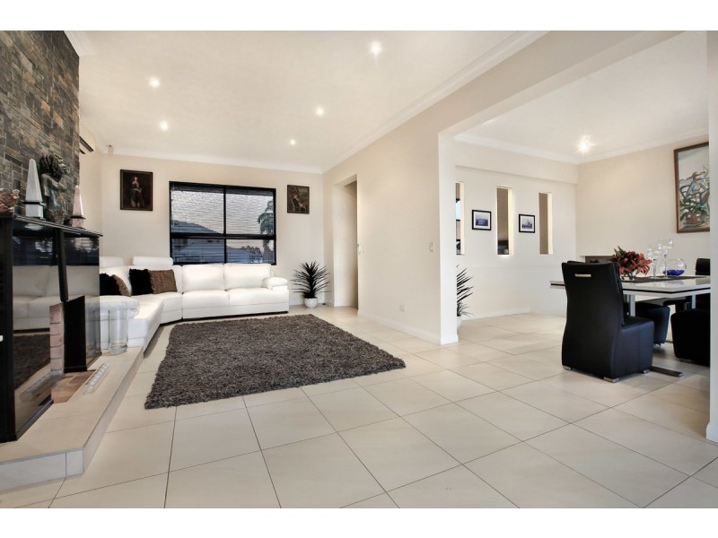 21 Balmoral Drive, Castle Hill QLD 4810