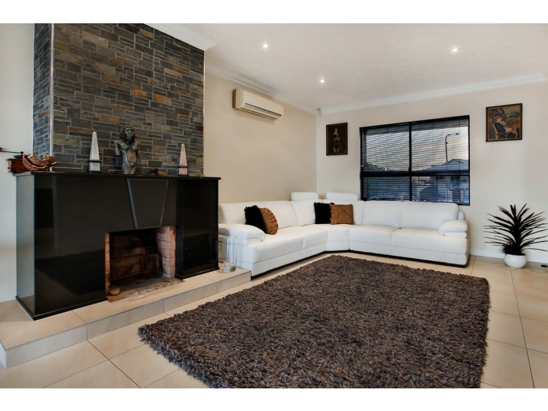 21 Balmoral Drive, Castle Hill QLD 4810