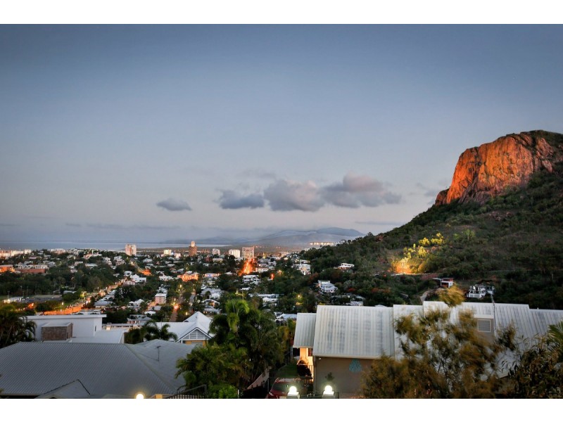 21 Balmoral Drive, Castle Hill QLD 4810