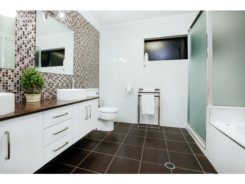 21 Balmoral Drive, Castle Hill QLD 4810