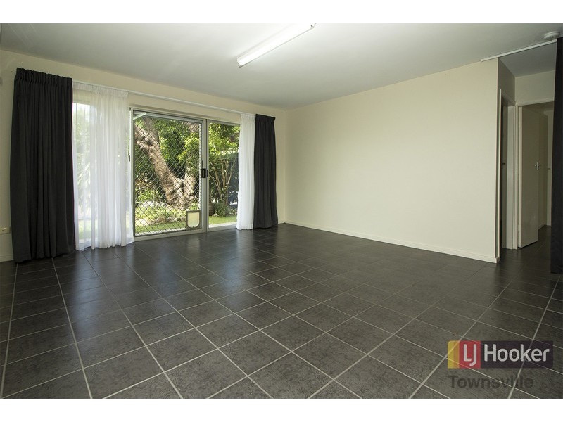 3/18a Carr Street, Hermit Park QLD 4812