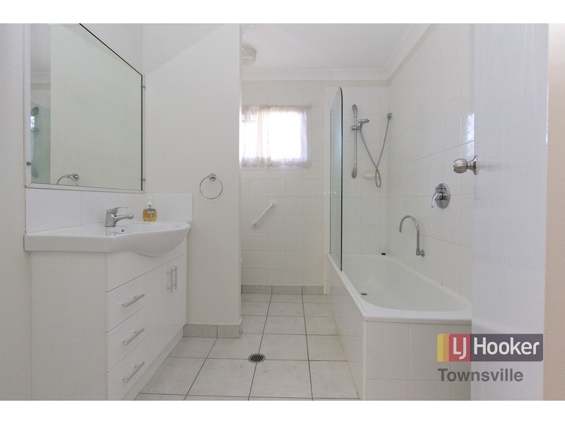 17 Keitley Street, Kirwan QLD 4817