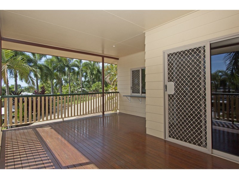 5 Carina Court, Mount Louisa QLD 4814