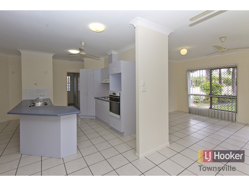 34 Young Circuit, Kirwan QLD 4817
