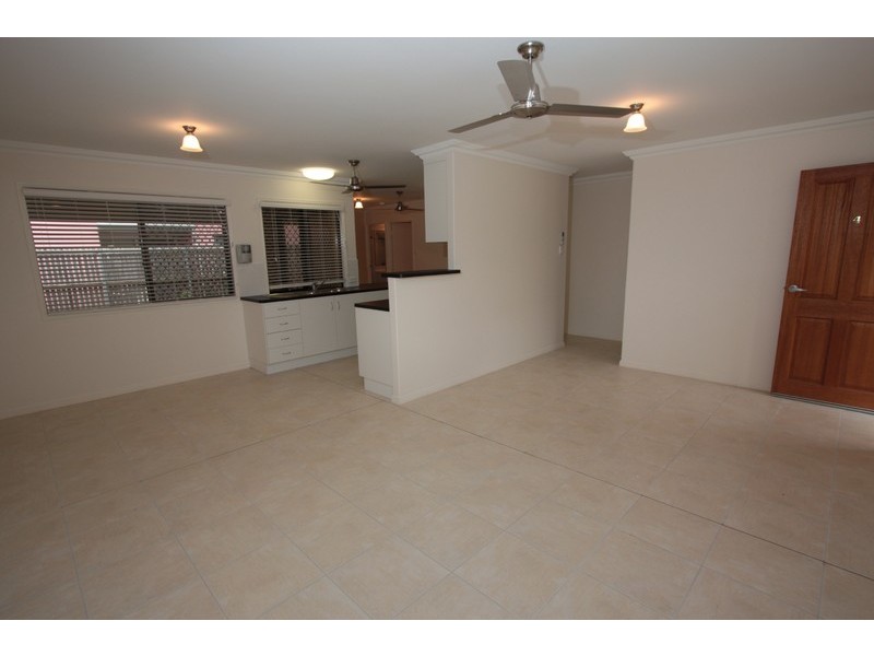 4/25 Surrey Street, Hyde Park QLD 4812